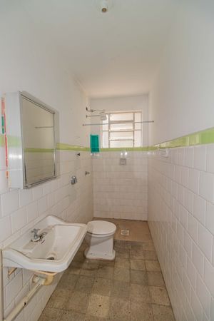Image 11 - 888650