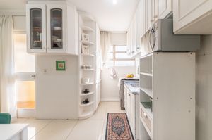 Image 18 - 888651
