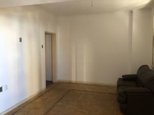 Image 12 - 888652