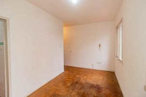 Image 6 - 888654