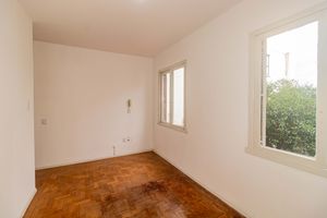 Image 8 - 888654