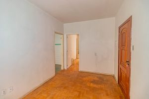 Image 3 - 888657