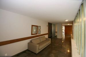 Image 38 - 888659