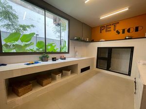 Image 24 - 888661