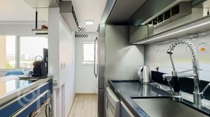 Image 10 - 888663