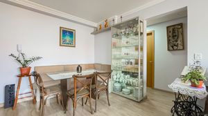 Image 7 - 888663