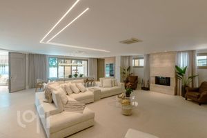 Image 9 - 888666