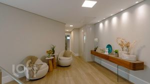 Image 31 - 888666
