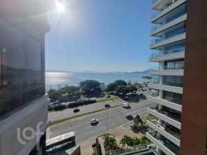 Image 17 - 888669