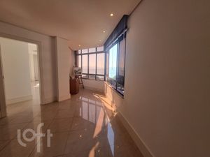 Image 15 - 888669
