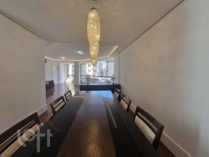 Image 8 - 888669