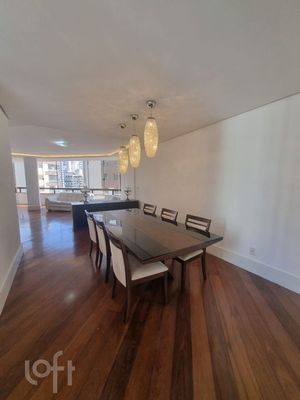 Image 10 - 888669