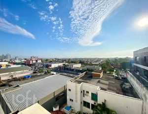 Image 4 - 888670