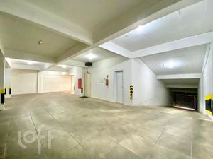 Image 8 - 888670