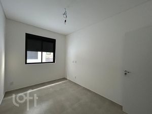 Image 15 - 888674
