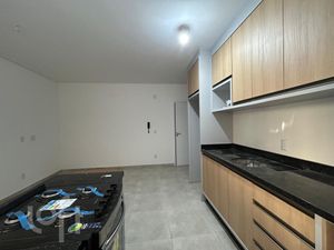 Image 7 - 888674