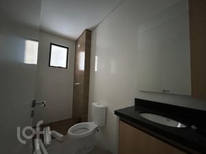 Image 12 - 888674