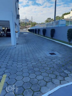 Image 10 - 888676