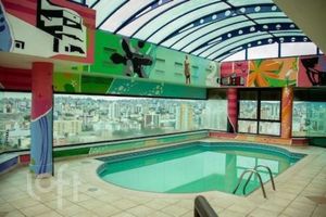 Image 8 - 888677