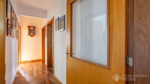 Image 15 - 888682