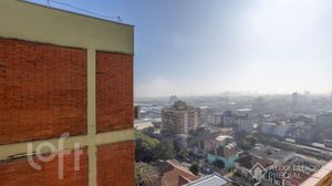 Image 21 - 888682