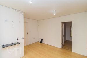 Image 10 - 888683