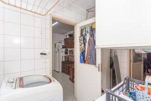 Image 26 - 888688