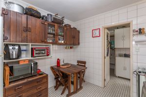 Image 29 - 888688