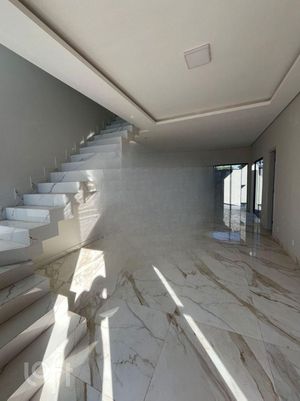Image 5 - 888689