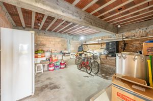 Image 41 - 888741
