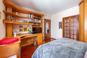 Image 9 - 888741