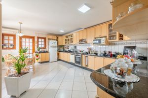Image 15 - 888741