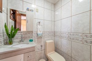 Image 18 - 888741