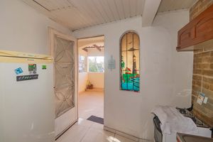Image 18 - 888742