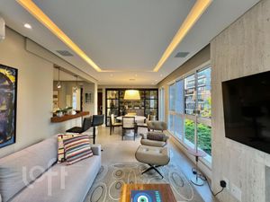 Image 8 - 888755