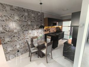 Image 8 - 888757