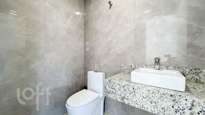 Image 6 - 888758