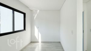 Image 17 - 888758