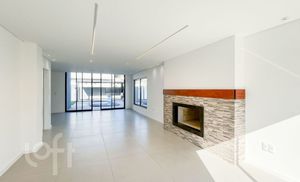 Image 5 - 888758