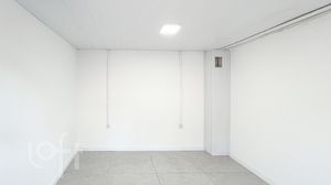 Image 19 - 888758