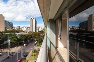 Image 12 - 888759