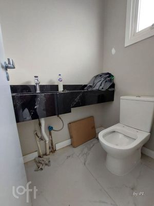 Image 19 - 888761