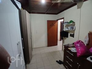 Image 10 - 888768