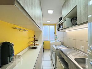 Image 6 - 888769