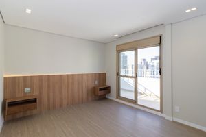 Image 22 - 888770