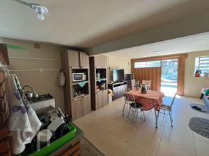 Image 17 - 888771