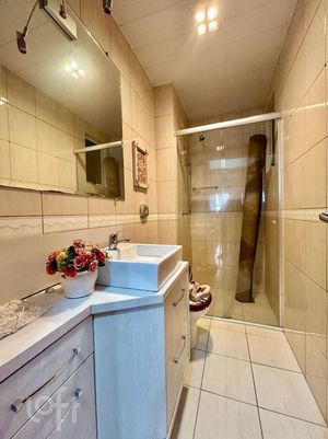 Image 19 - 888772