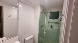 Image 13 - 888777