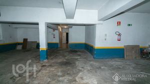 Image 29 - 888779