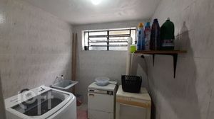 Image 11 - 888789